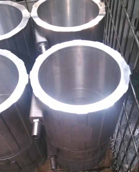 電機(jī)殼體1